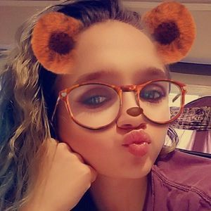 Meet your Posher, Alexis